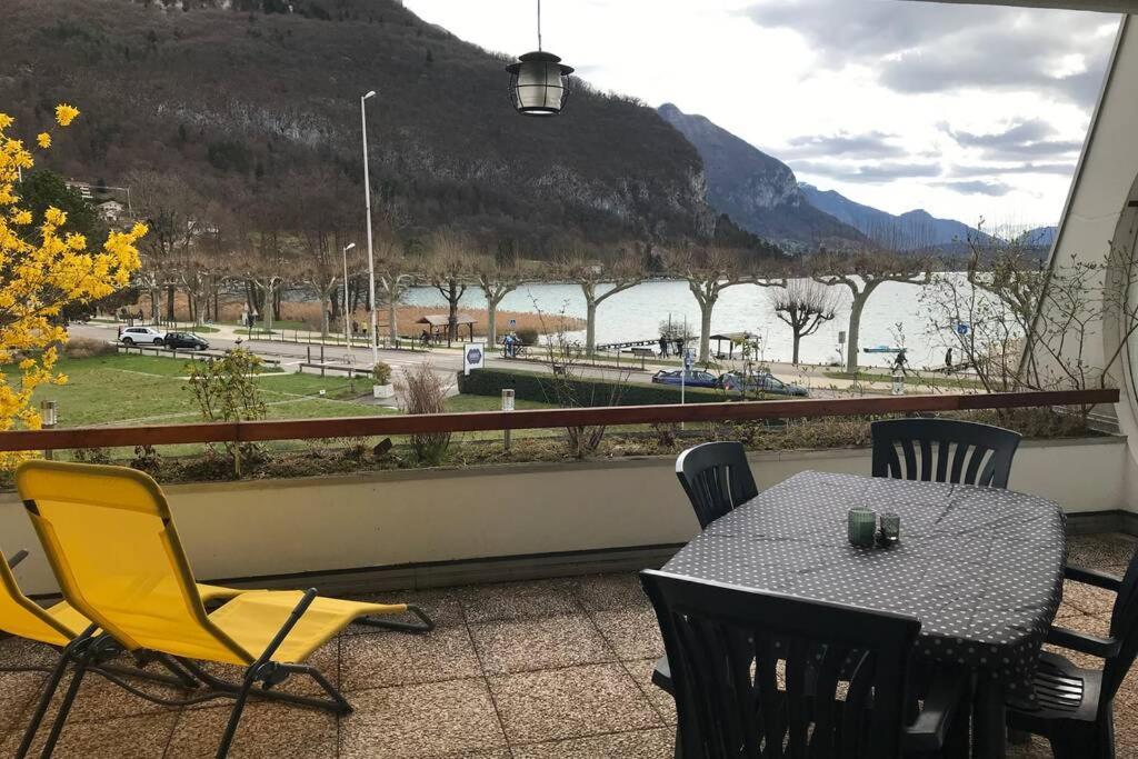 Chez Jacques - Terrasse Avec Vue Lac Et Montagne Annecy Bagian luar foto